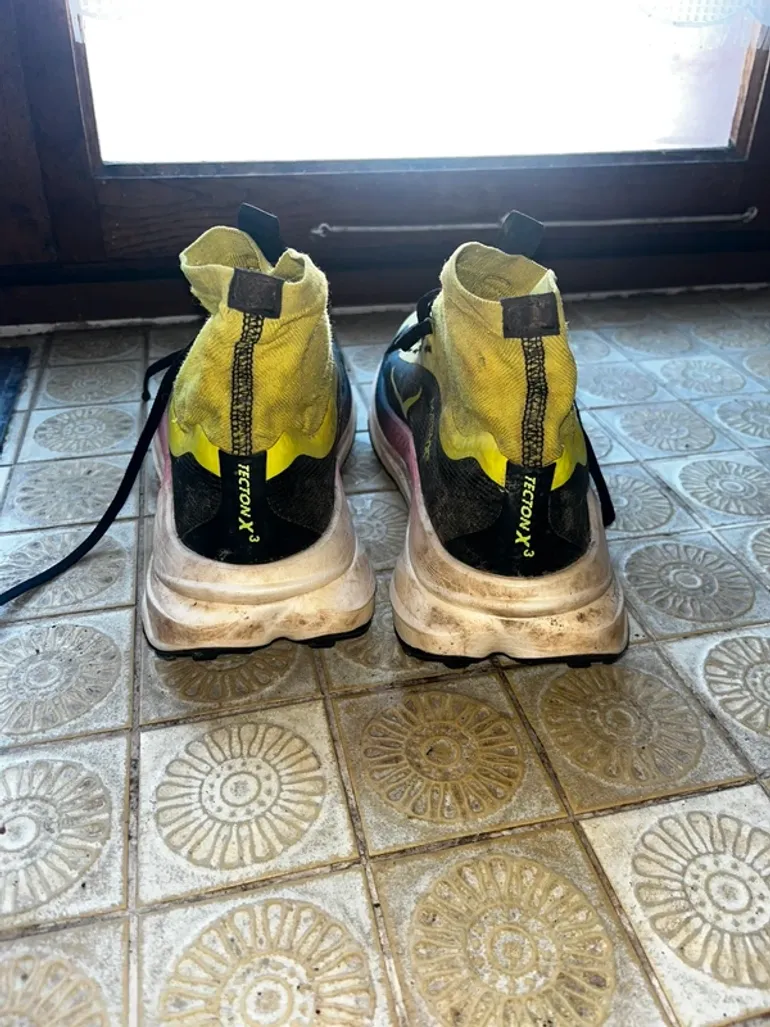 Used Hoka Tecton X3 bike — image 5 of 7