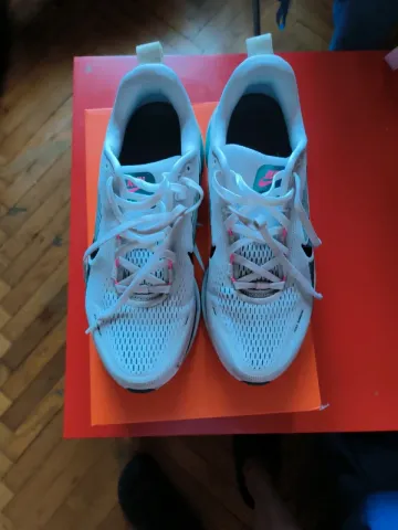 Brugt Nike Vomero 18 bike — billede 1 af 8