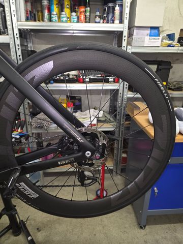 Gebrauchtes Zipp 404 Firecrest Disc Wheelset 2025 bike — Bild 2 von 3