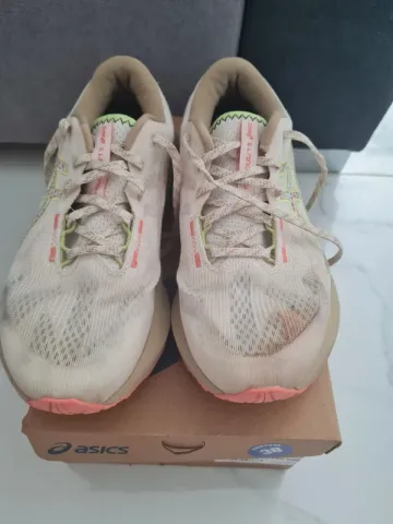 Used Asics Novablast 5 bike — image 2 of 5