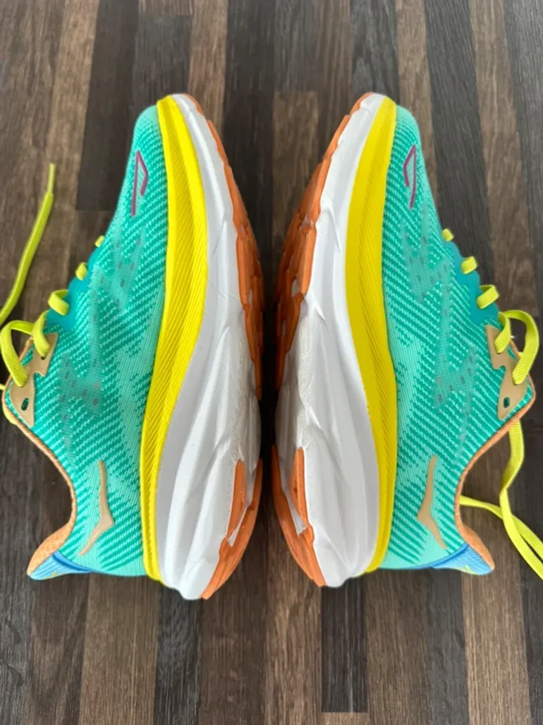 Used Hoka Clifton 9 bike — image 4 of 5