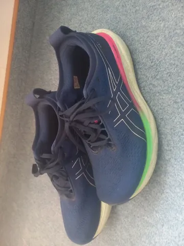 Used Asics Gel-Nimbus 25 bike — image 1 of 2
