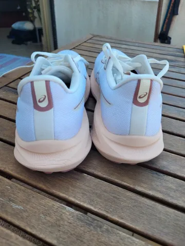 Käytetty Asics Running Shoes bike — kuva 4 / 4
