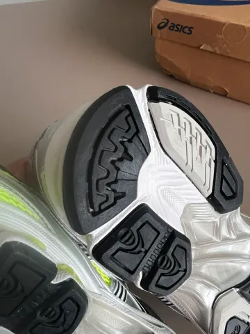 Used Asics Gel Kayano 14 bike — image 8 of 11