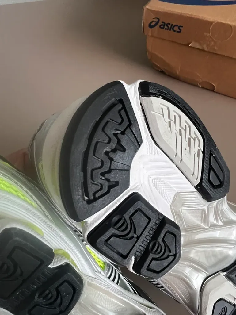 Used Asics Gel Kayano 14 bike — image 8 of 11