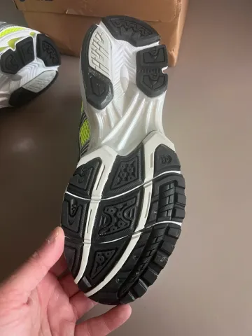 Used Asics Gel Kayano 14 bike — image 6 of 11