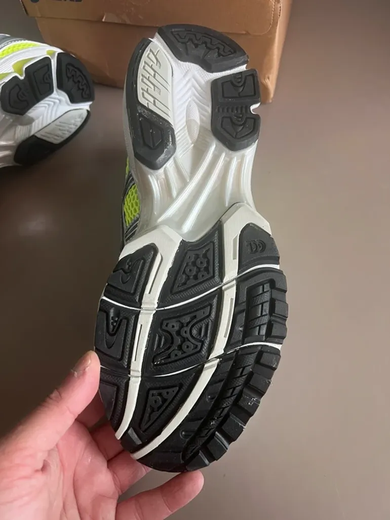 Used Asics Gel Kayano 14 bike — image 6 of 11