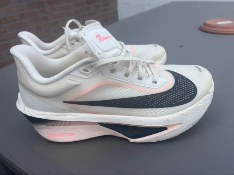 Used Premium Zoom Fly 6 bike — image 2 of 4