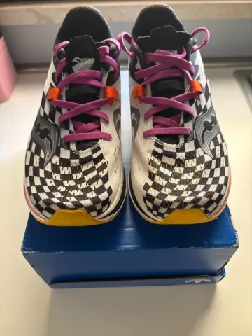 Saucony Endorphin Pro 2 bike usato — immagine 1 di 14