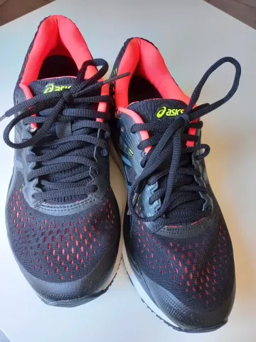 Asics Running Shoes size 39 bike usato — immagine 2 di 4