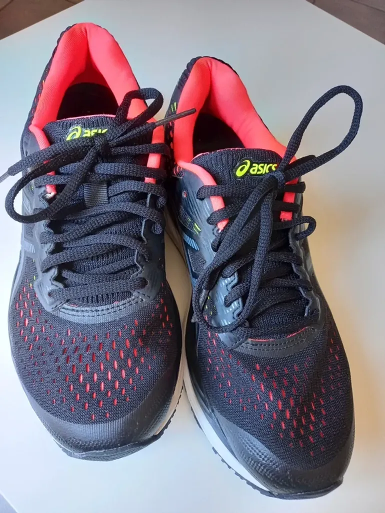 Asics Running Shoes size 39 bike usato — immagine 2 di 4