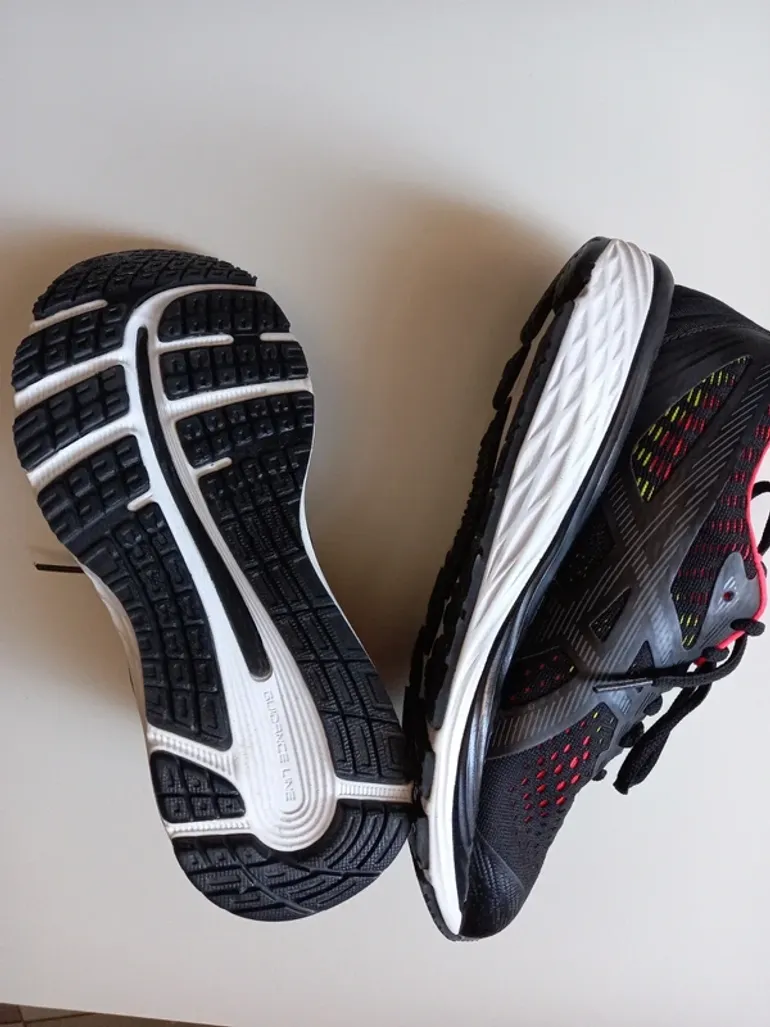 Asics Running Shoes size 39 bike usato — immagine 3 di 4