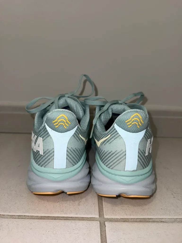 Used Hoka Clifton 9 bike — image 4 of 7
