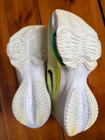 Używany Nike Air Zoom Tempo NEXT% Flyknit bike — zdjęcie 4 z 5