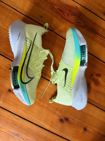 Używany Nike Air Zoom Tempo NEXT% Flyknit bike — zdjęcie 1 z 5