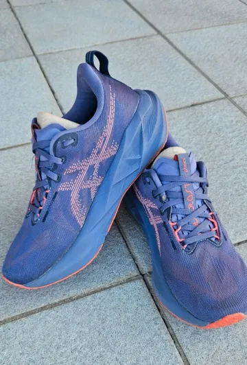 Used Asics Novablast 5 bike — image 1 of 14