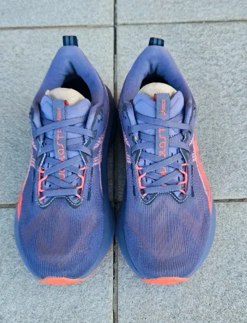 Used Asics Novablast 5 bike — image 5 of 14