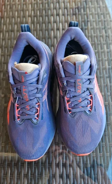 Used Asics Novablast 5 bike — image 11 of 14
