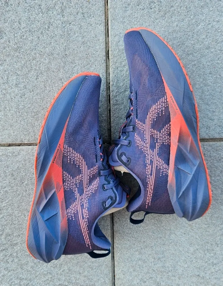 Used Asics Novablast 5 bike — image 4 of 14