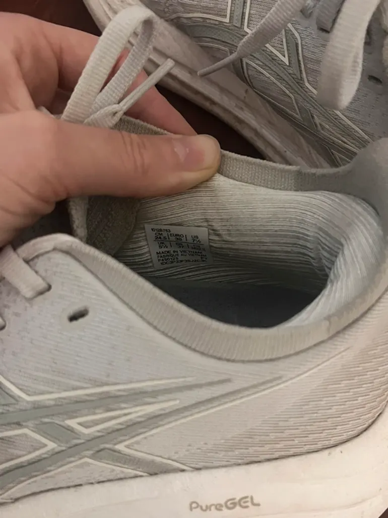 Asics Gel Nimbus 27 bike d'occasion — image 4 sur 4