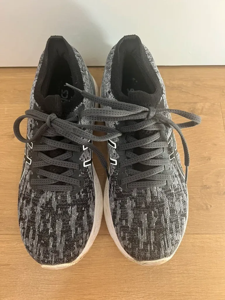 Used Asics Gel Nimbus 23 bike — image 2 of 5