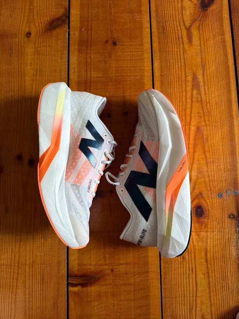 Used Elite FuelCell SC v4 Running Shoes