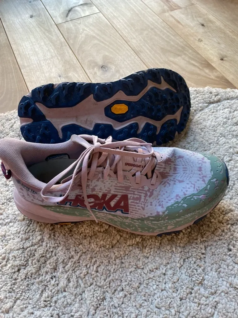 Used Hoka Speedgoat 6 GTX bike — image 5 of 7