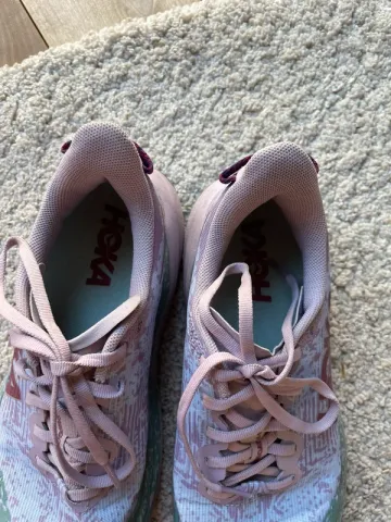 Used Hoka Speedgoat 6 GTX bike — image 6 of 7