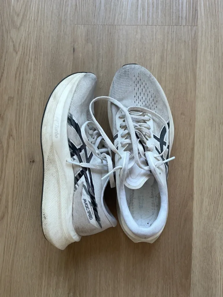 Used Asics Magic Speed 4 bike — image 3 of 6