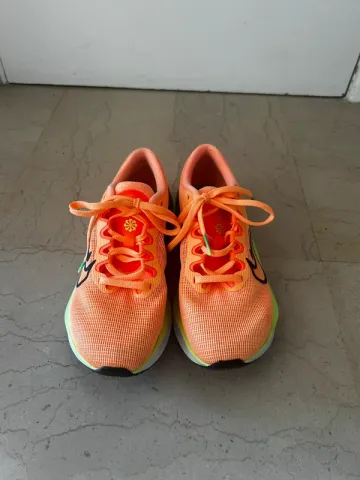 Nike Running Shoes bike usato — immagine 1 di 7