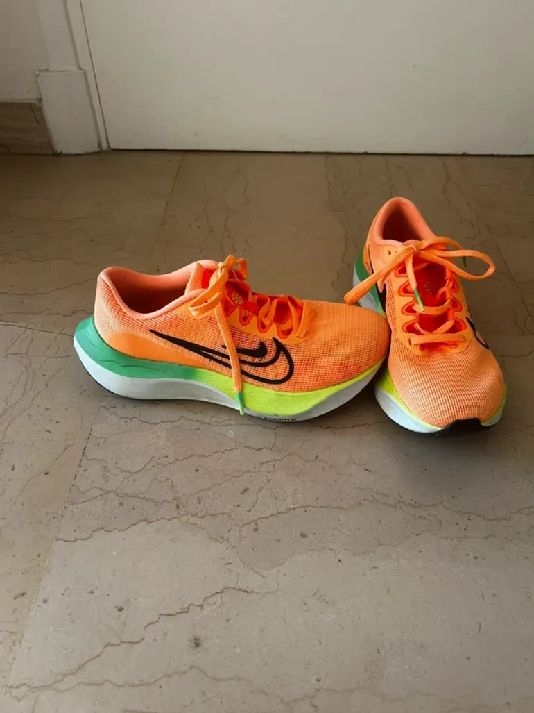 Nike Running Shoes bike usato — immagine 2 di 7