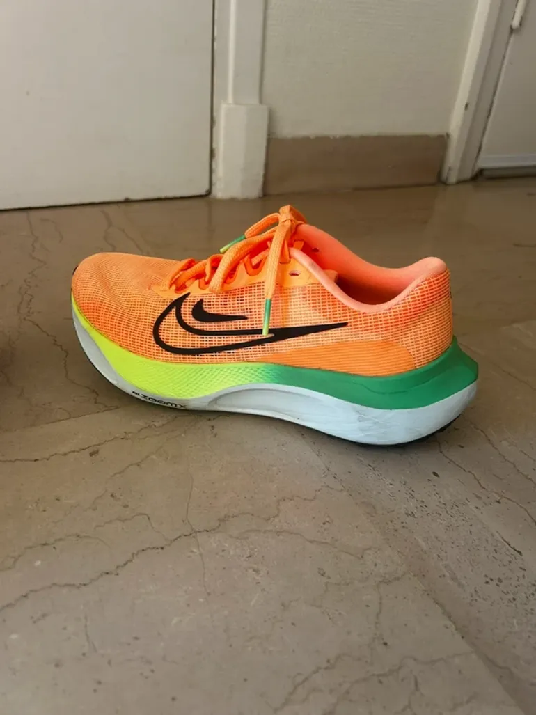 Nike Running Shoes bike usato — immagine 3 di 7