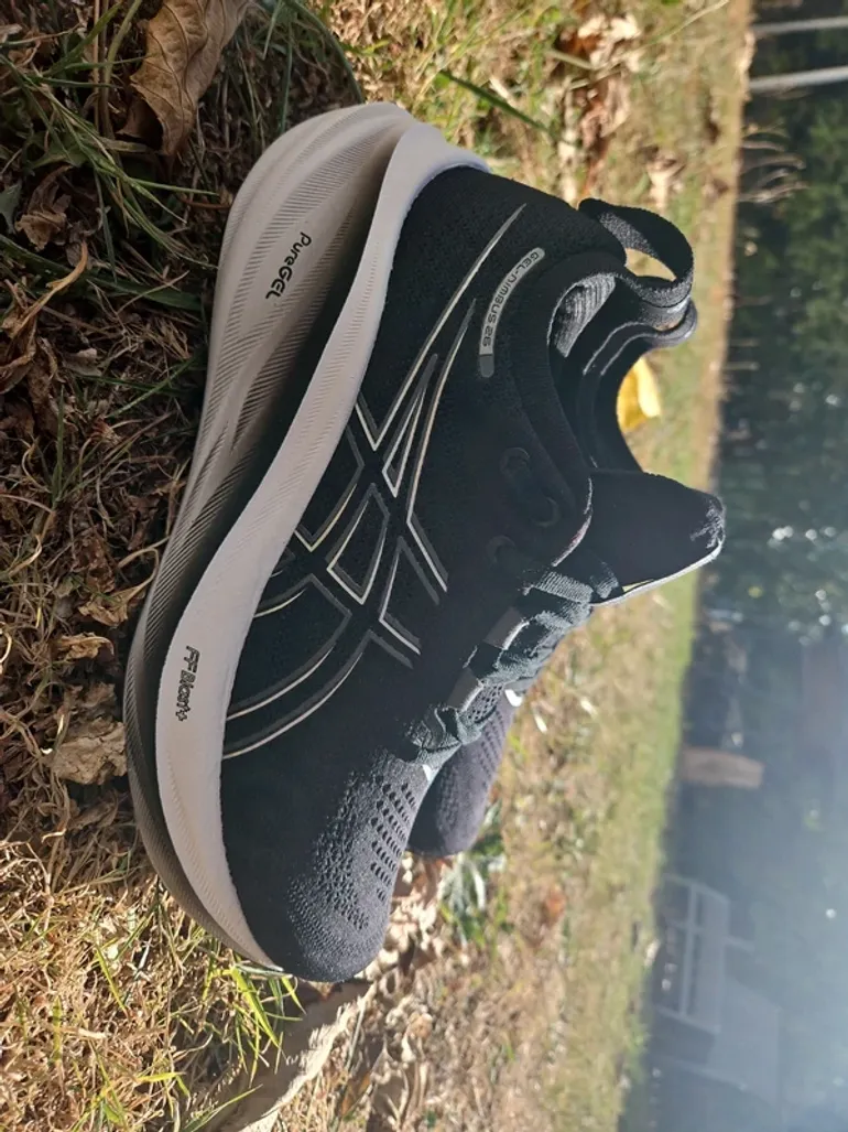 Used Asics Gel Nimbus 26 bike — image 8 of 15