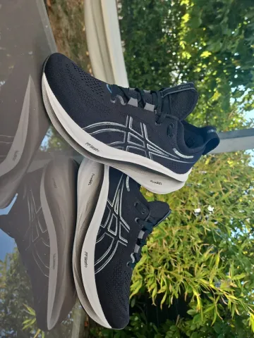 Used Asics Gel Nimbus 26 bike — image 2 of 15