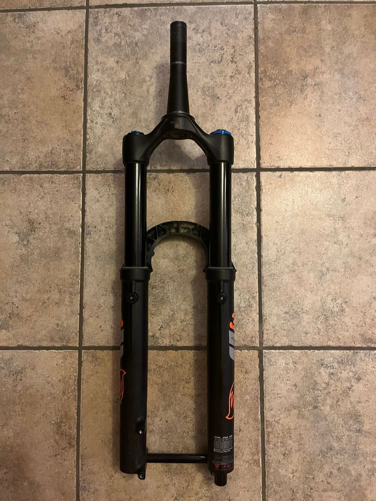 Used Fox 38 Grip 2 170 2025 bike — image 2 of 5