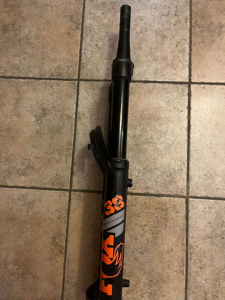 Used Fox 38 Grip 2 170 2025 bike — image 4 of 5