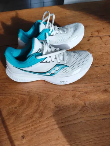 Used Saucony Running Shoes bike — image 2 of 4