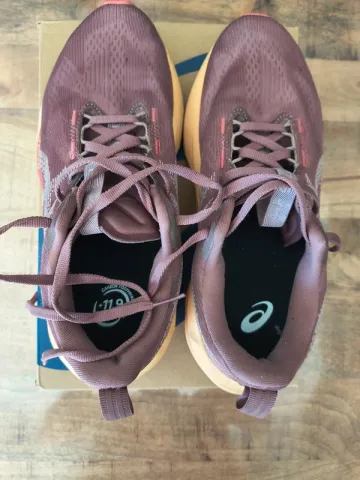 Used Asics Novablast 5 bike — image 3 of 4