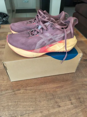 Used Asics Novablast 5 bike — image 1 of 4