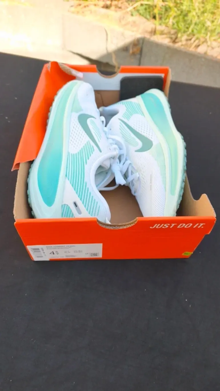 Used Nike Vomero 18 bike — image 8 of 9