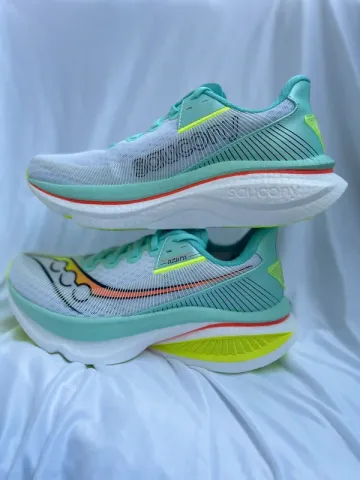 Saucony Endorphin Azura bike usato — immagine 1 di 5