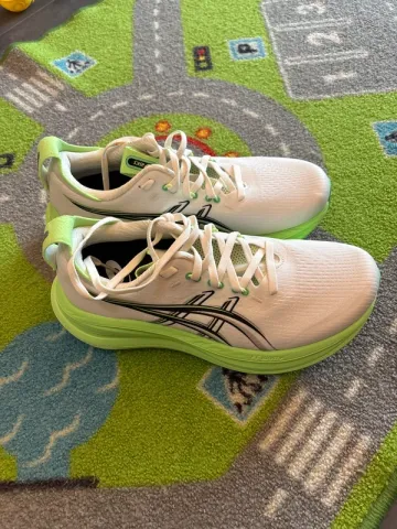 Used Asics Nimbus 28 bike — image 3 of 4