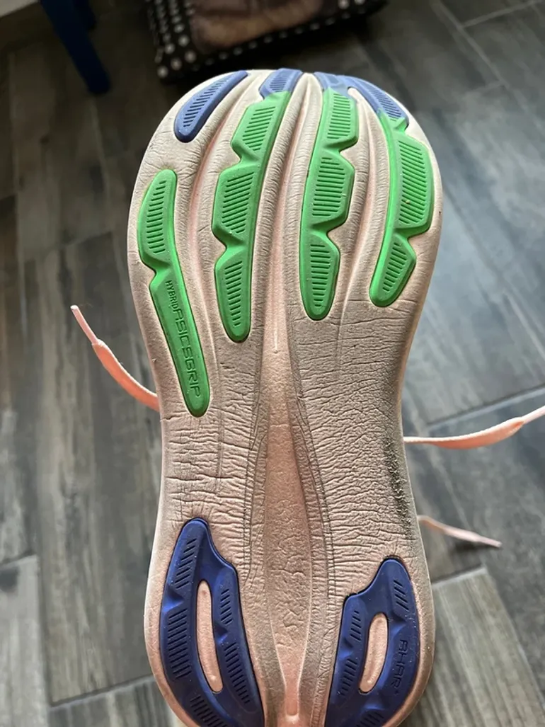 Used Asics Gel Nimbus 28 bike — image 5 of 5