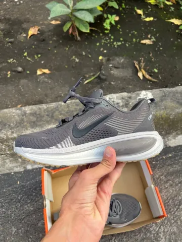 Używany Nike Vomero 18 bike — zdjęcie 8 z 10