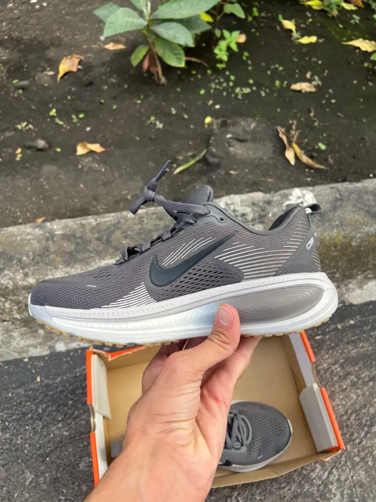 Używany Nike Vomero 18 bike — zdjęcie 8 z 10