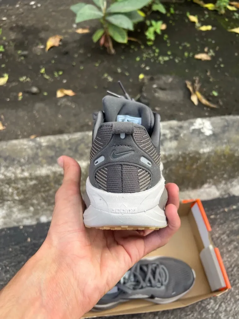 Używany Nike Vomero 18 bike — zdjęcie 7 z 10