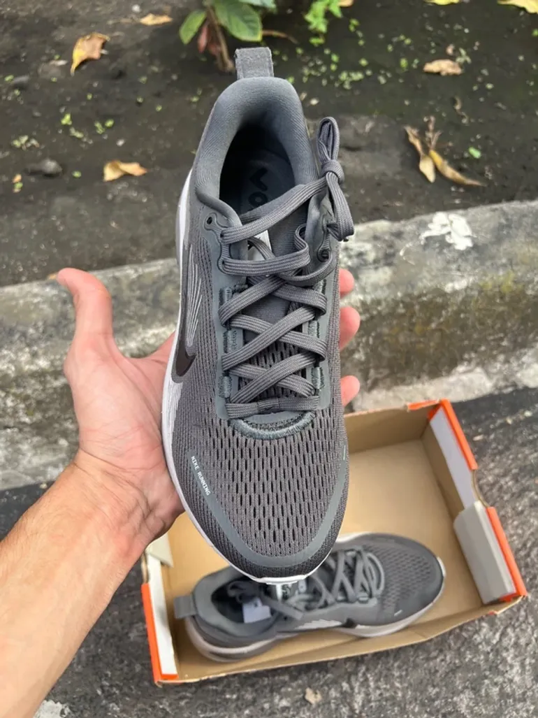 Używany Nike Vomero 18 bike — zdjęcie 4 z 10