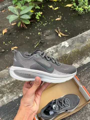 Używany Nike Vomero 18 bike — zdjęcie 1 z 10