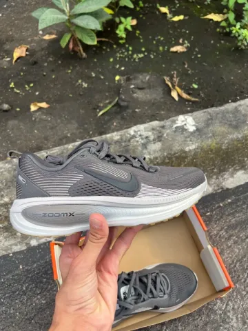 Używany Nike Vomero 18 bike — zdjęcie 2 z 10