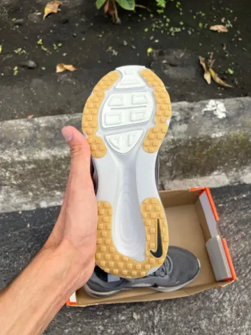 Używany Nike Vomero 18 bike — zdjęcie 9 z 10